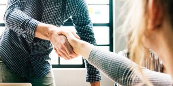 yabancilar-icin-calisma-izni-kep-adresi-ve-e-imza-600×365